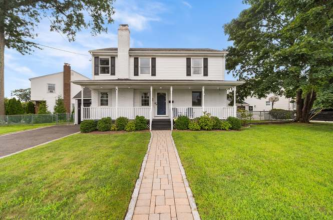 2 Derby Lane, Dumont, NJ 07628